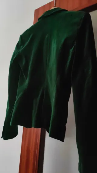 Americana de terciopelo verde