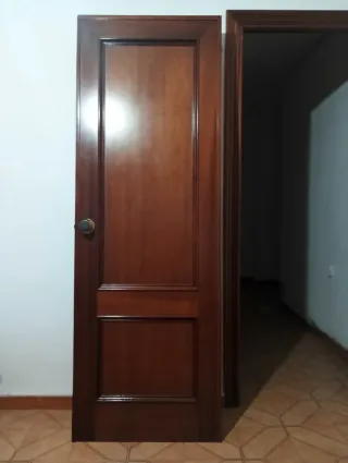 Puertas de madera interiores