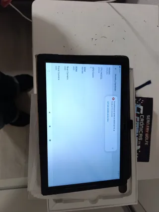 Tablet Teclast P30S con caja y funda