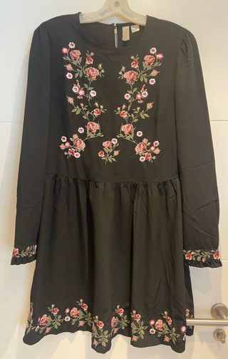 Vestido negro H&M flores bordadas talla 42