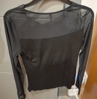 Camiseta fiesta negra con pedrería