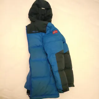 Plumífero Trollkids Azul y Negro