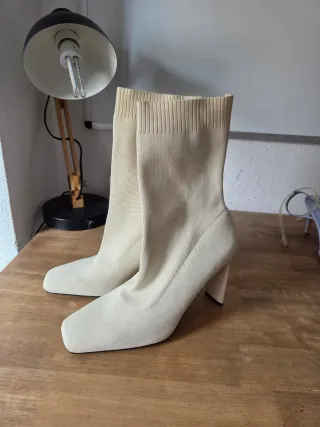 Botines Zara Beige