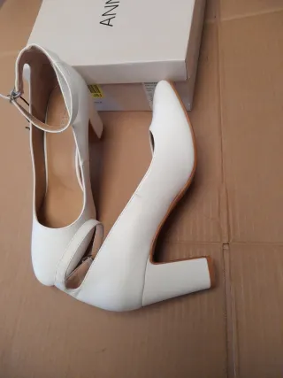 Zapatos tacón Anna Field blancos talla 40