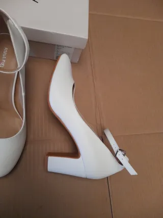 Zapatos tacón Anna Field blancos talla 40