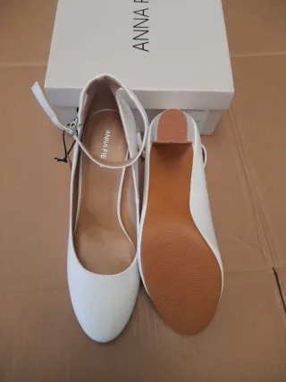 Zapatos tacón Anna Field blancos talla 40