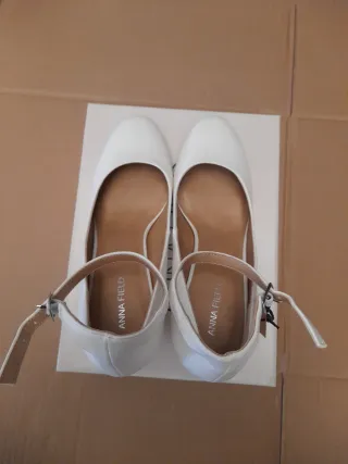 Zapatos tacón Anna Field blancos talla 40