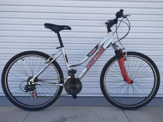 Bici de MTB de chica ALTURAS HASTA 1'75cm.
