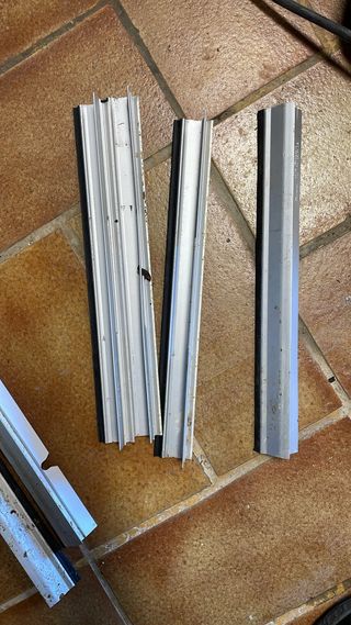 Guías suelo California asiento cama