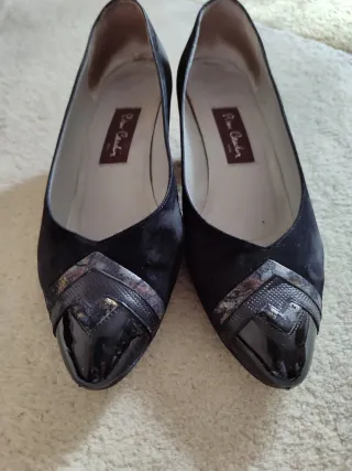 Zapatos de tacón Pierre Cardin negros