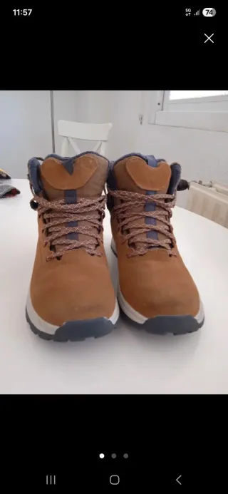 Botas de montaña marrones