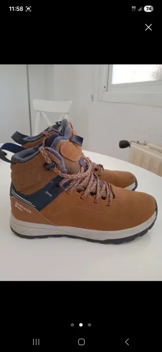 Botas de montaña marrones