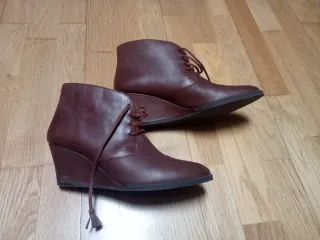 Botines de piel marrones