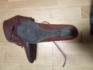 Botines de piel marrones