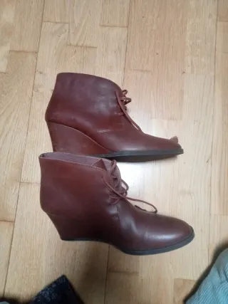 Botines de piel marrones