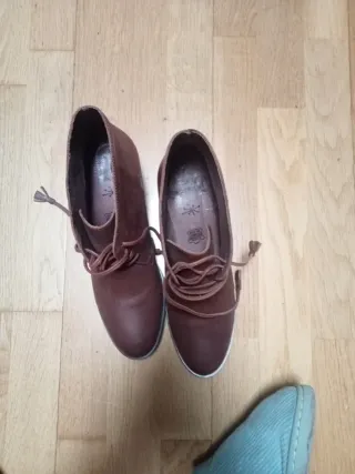 Botines de piel marrones