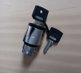 Interruptor con llave Schneider ZB4 BG3