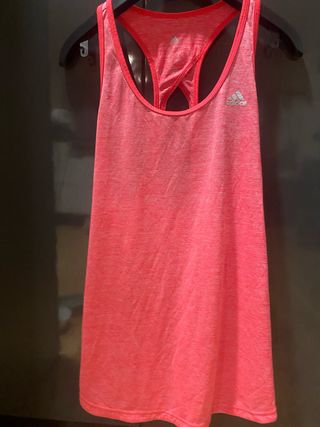 Camiseta deportiva Adidas, talla M