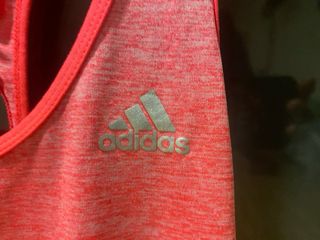 Camiseta deportiva Adidas, talla M