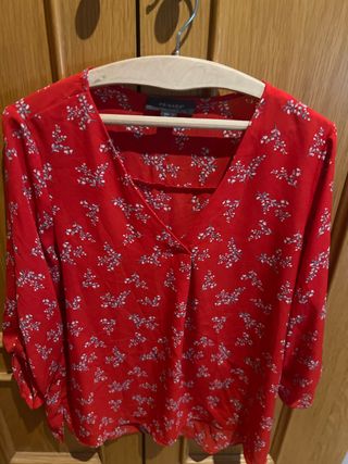 Blusa Primark roja estampada