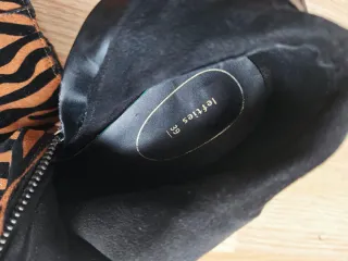 Botines tigre tacón talla 39