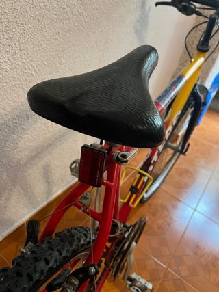 Bicicleta Otero Roja y Amarilla