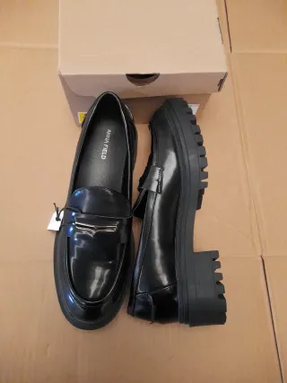 Mocasines negros Anna Field