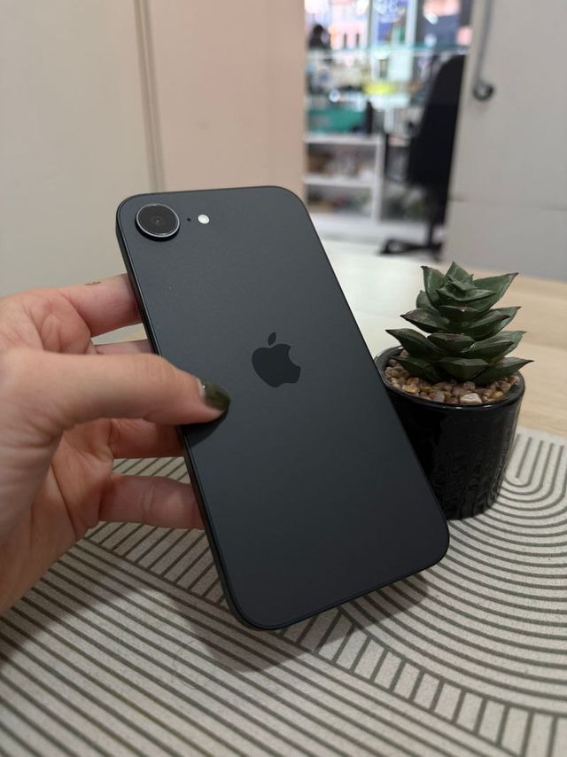 iPhone 16e 128GB cómo nuevo