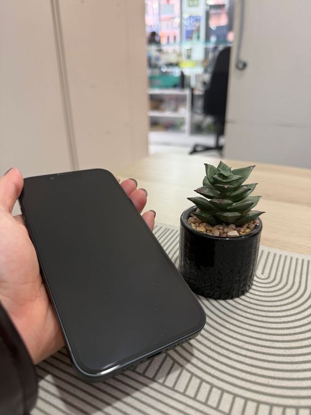 iPhone 16e 128GB cómo nuevo