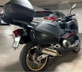 Honda Integra 750 Negra con Maletas
