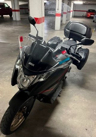 Honda Integra 750 Negra con Maletas