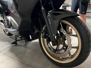 Honda Integra 750 Negra con Maletas