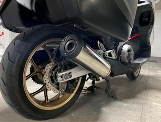 Honda Integra 750 Negra con Maletas