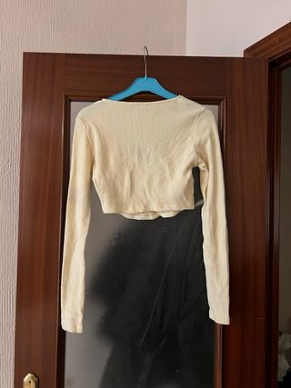 Crop top Bershka beige talla S