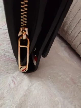 Cartera Tommy Hilfiger Negra