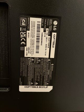 TV LG 43 pulgadas con soporte de pared incluido
