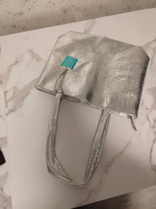 Bolso de mujer plateado nuevo