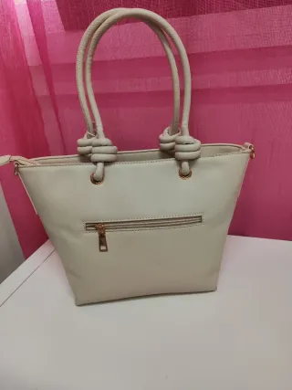 Bolso Beige con Nudos
