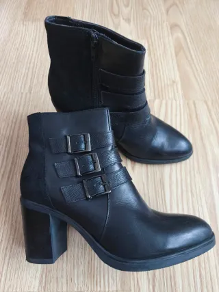 Botines de piel negros con hebillas 39