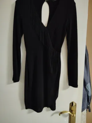 Vestido fiesta con flecos