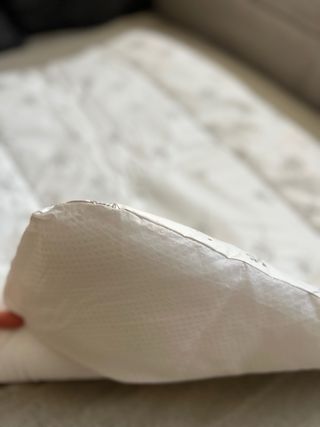 Cambiador portátil acolchado y antideslizante