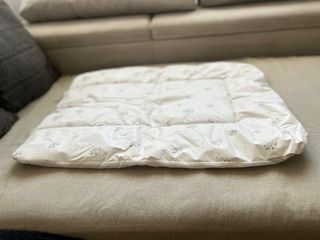 Cambiador portátil acolchado y antideslizante