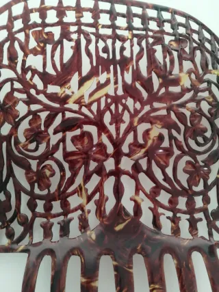 Peineta Grande de Plástico Diseño Floral Marrón