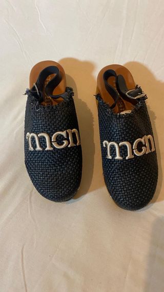 Zuecos de madera Macarena Marrones