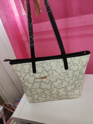 Bolso blanco y plateado