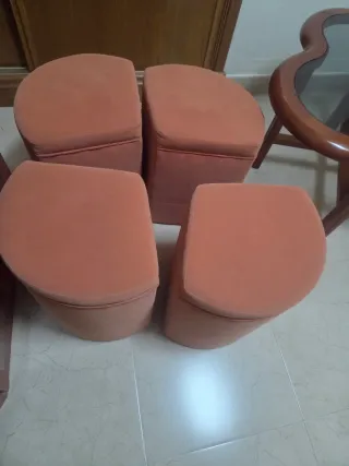 Mesa de centro con 4 pufs