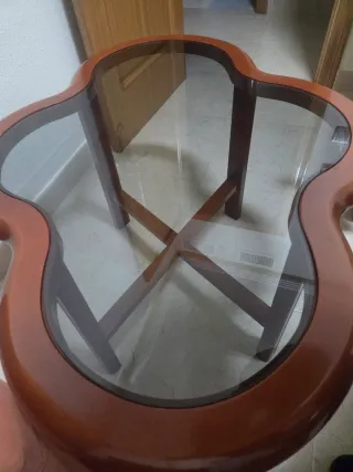 Mesa de centro con 4 pufs