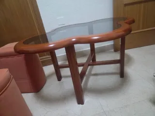 Mesa de centro con 4 pufs