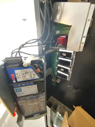 Máquina expendedora AZKOYEN Office 4