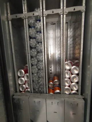 Máquina expendedora AZKOYEN Office 4